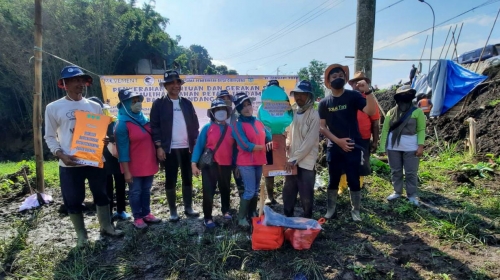 Bersama Lintas Elemen, Tugu Tirta Sokong Pemulihan Lahan Pertanian Jurang Susuh Pasca Banjir Bandang