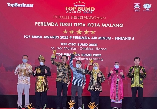 Perumda Tugu Tirta Sabet Bintang 5 TOP BUMD Awards 2022