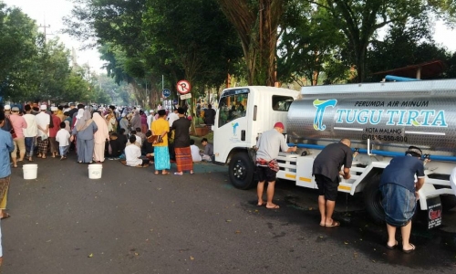 Lebih Dekat ke Masyarakat, Tugu Tirta Sediakan Layanan Air Gratis di Lokasi Solat Idul Fitri