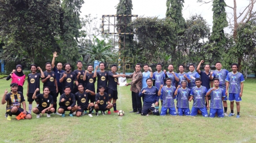 Jaga Kekompakan, Tugu Tirta Gelar Sepakbola Persahabatan dengan Wartawan