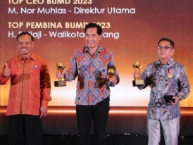 https://perumdatugutirta.co.id/publikasi/berita/umum/tugu-tirta-pertahankan-supremasi-tiga-tahun-beruntun-di-top-bumd-awards-a5df7