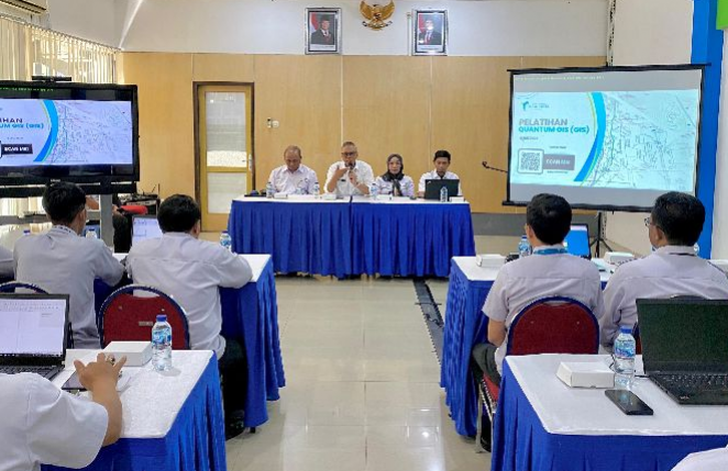 Tingkatkan Kompetensi SDM dan Efektifitas Layanan, Tugu Tirta Gelar Pelatihan QGIS bagi Karyawan Tingkatkan Kompetensi SDM dan Efektifitas Layanan, Tugu Tirta Gelar Pelatihan QGIS bagi Karyawan