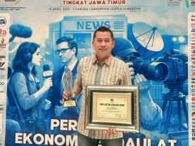 Berkontribusi Nyata & Luar Biasa dalam Layanan Transformasi Digital, Dirut Tugu Tirta Dianugerahi PWI Jatim Award 2026